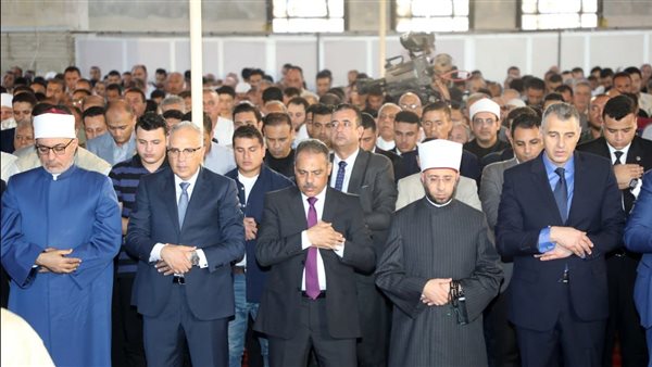 صلاة الجمعة في مسجد