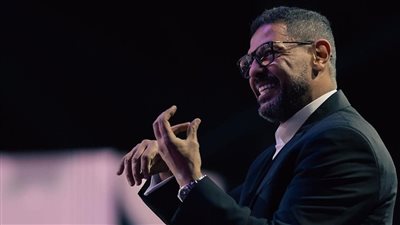 الموسيقار هاني فرحات يتألق في حفله مع تامر عاشور بجدة