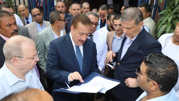 محافظ المنوفية ووزير