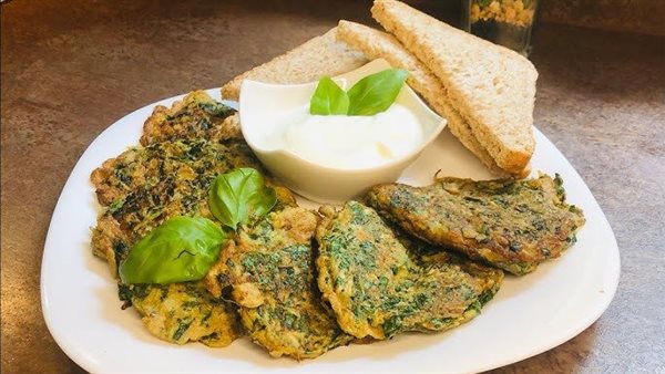 عجة البيض بالبقدونس