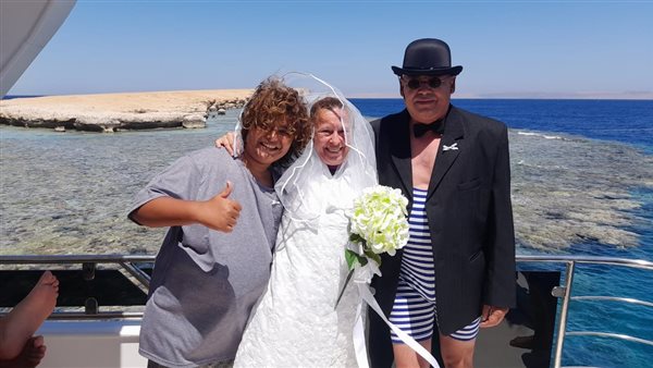 حفلة زفاف فى أعماق