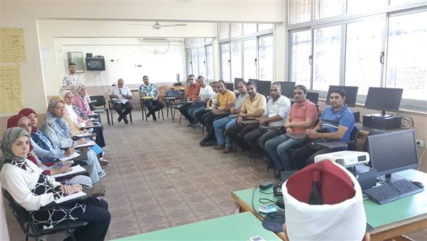 جانب من الندوة