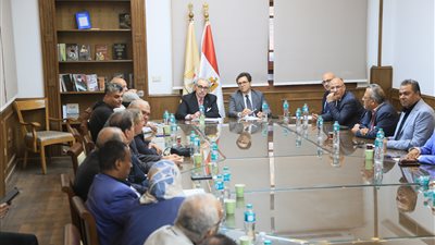 مراجعة ضوابط اختيار الفائزين بجوائز الدولة ومنح التفرغ واختيار لجان وشعب المجلس الأعلى للثقافة 