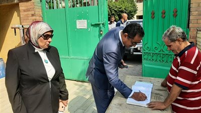 45 طالبا بالفصل والنظافة والتهوية.. توجيهات وكيل تعليم الجيزة خلال جولته بالمدارس اليوم