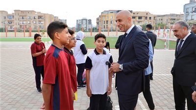 في أول أيام العام الدراسي الجديد.. وزير التعليم يتفقد مدرسة النيل الدولية بالشيخ زايد