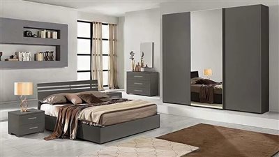 أشكال غرف نوم كاملة بالدولاب والتسريحة 2025.. كتالوج مودرن للعرسان