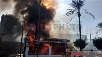 السيطرة على حريق نشب داخل حديقة الشروق بدمياط | بث مباشر