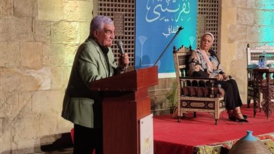 تفاصيل وثيقة زاهي حواس لإعادة تمثال نفرتيتي