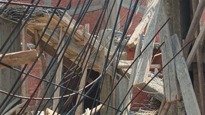 محافظ القليوبية يقود حملة مكبرة لإزالة طوابق مخالفة بمنطقة الفلل في بنها