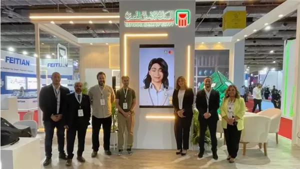 جانب من التوقيع