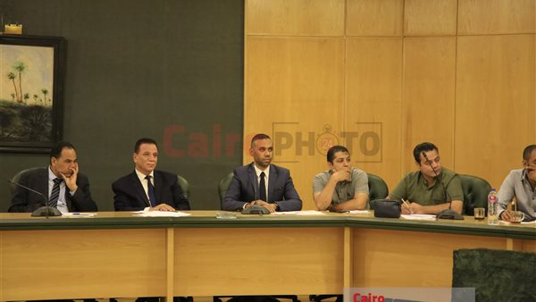 الكاتب الصحفي محمود