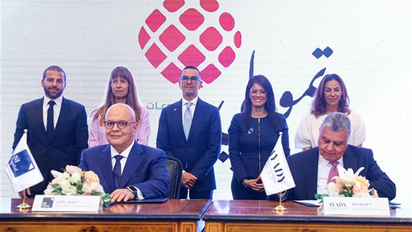 وزير الاستثمار خلال