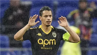 القبض على وسام بن يدر بتهمة الاعتداء الجنسي في فرنسا 