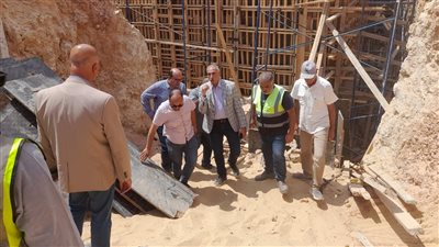 نائب رئيس هيئة المجتمعات يكلف بتكثيف أعمال مشروعات البنية التحتية في حدائق أكتوبر 