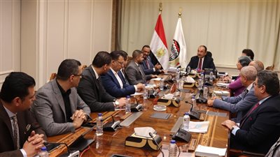 وزير قطاع الأعمال يبحث التعاون المشترك مع جمعية مطوري القاهرة الجديدة والعاصمة الإدارية