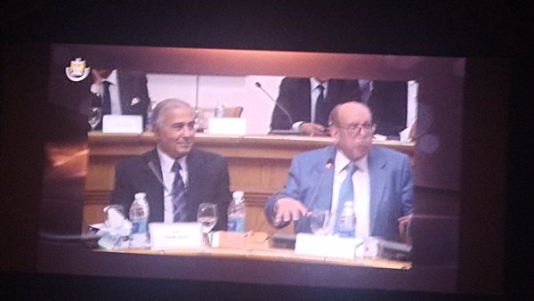 بدء الحفل بفيلم تسجيلي