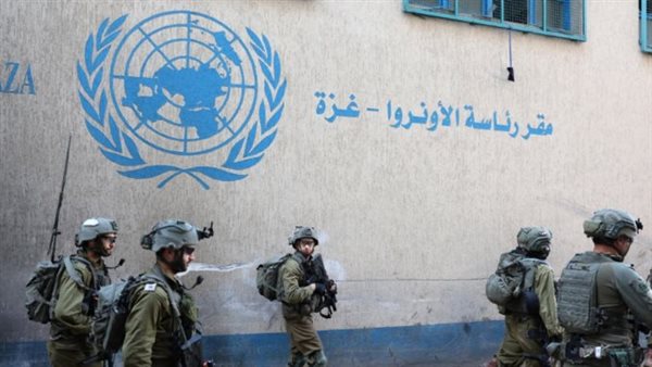 جنود إسرائيليون يقتحمون