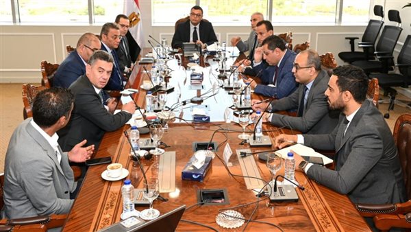 جانب من اجتماع وزير