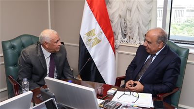 وزير الكهرباء يبحث مع محافظ الوادي الجديد الموقف التنفيذي لمشروعات التغذية الكهربائية 
