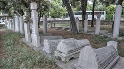بسبب الميراث.. محكمة تركية تعتزم فتح قبور 3 أشخاص بعد 30 عامًا على وفاتهم