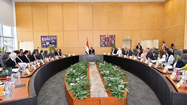 وزير الإسكان وشركة