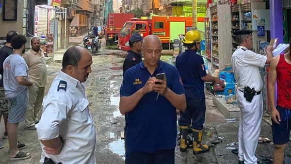 حريق محل حلويات شهير