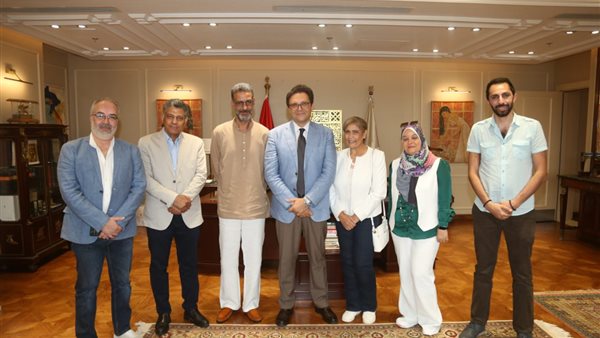 صُناع وبطلة مونودراما