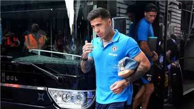 بسبب المخالفات.. منع إنزو فرنانديز من القيادة في إنجلترا لمدة 6 أشهر 