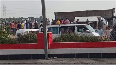مصرع وإصابة 9 أشخاص في حادث انقلاب ميكروباص بصحراوي البحيرة