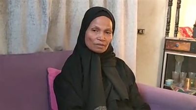 والدة المجني عليه تروي تفاصيل مقتله على يد صديقه بمنطقة المنيب: طعنه 20 مرة| بث مباشر 