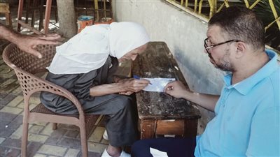 لديه 7 أبناء و55 حفيدًا.. صابر بباوي صاحب الـ103 أعوام يخوض امتحان محو الأمية بالإسكندرية| صور