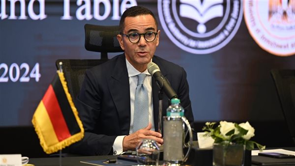 حسن الخطيب وزير الاستثمار