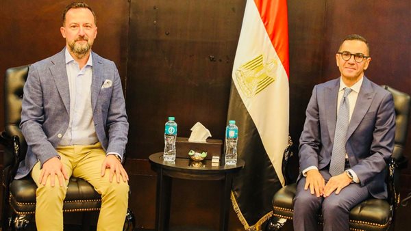 حسن الخطيب وزير الاستثمار