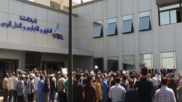 عمال هيئة الطرق والكباري