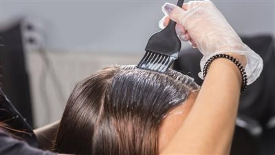 سيدة تفقد بصرها بسبب مكون في صبغة الشعر