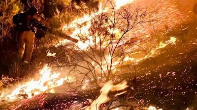 ليلة من الظلام والنيران.. حرائق وانقطاع للكهرباء شمال إسرائيل بعد تعرضها للقصف