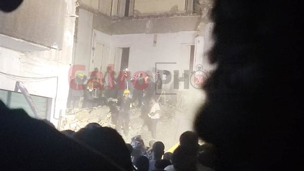 جانب من انهيار عقار