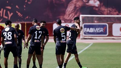 قبل افتتاح الموسم.. أرقام قمصان رباعي الأهلي الجديد