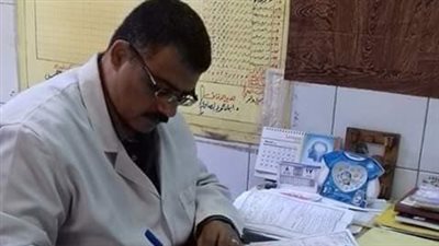طبيب غلابة جديد| طبيب أطفال بعين شمس كشفه 40 جنيها: القرش القليل فيه بركة.. وأمي قالتلي متبقاش جزار