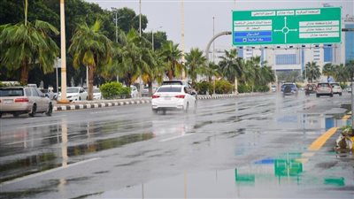 حالة الطقس في السعودية تعاود الاضطرابات.. سيول وزخات برد