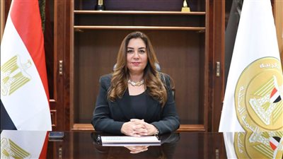 وزيرة التنمية المحلية: تكثيف الرقابة على مواقف السيارات للتأكد من التزام السائقين بالتعريفة الجديدة