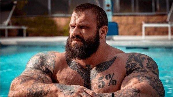 أضخم لاعب كمال اجسام