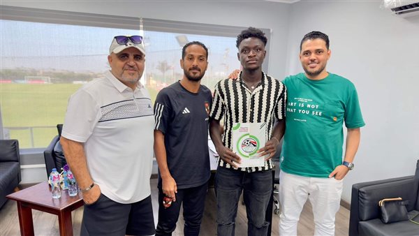 صامويل أوبونج مهاجم