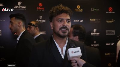 مصطفى أبو سريع عن ارتدائه سلسلة علم فلسطين: اللي في القلب أهم بكتير.. ودي أقل حاجة أقدر أعملها