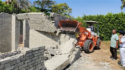 إزالة تعديات ومخالفات بناء في حملات بالساحل الشمالي الغربي ومدينة سفنكس الجديدة