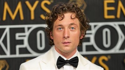 جيريمي ألين وايت يحصد جائزة أفضل ممثل في حفل توزيع الإيمي الـ 76