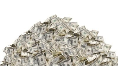 رؤية النقود الورقية في المنام للمتزوجة.. دلالة على وجود مشاكل وهموم صغيرة