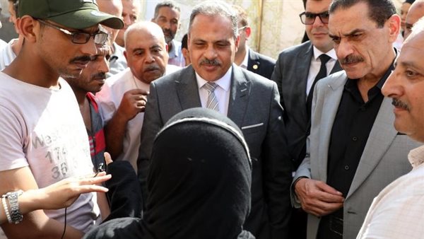 محافظ الشرقية يقدم