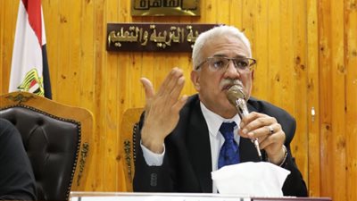 استعدادا للعام الدراسي الجديد.. تعليم القاهرة تشدد على سرعة صرف حقوق العاملين بالحصة في نهاية الشهر