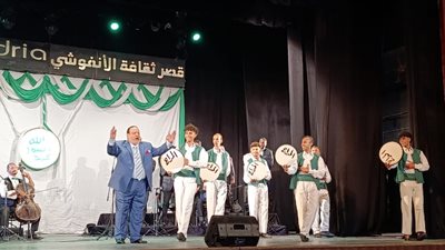 بمسرح كامل العدد.. أحمد الكحلاوي يشدو بأجمل المدائح في حفل المولد النبوي بالإسكندرية